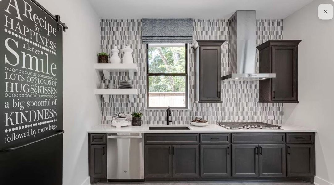 Furnished interior view inside a new home in Sienna 80′, Missouri City (Image 10).