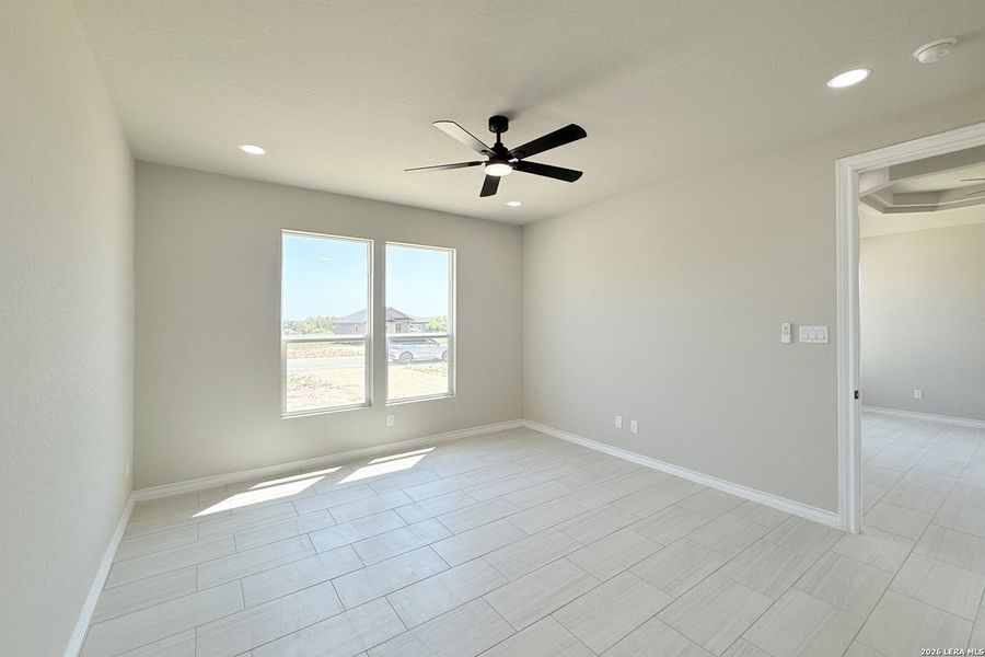 Spacious, unfurnished interior of a new home in , La Vernia (Image 13).