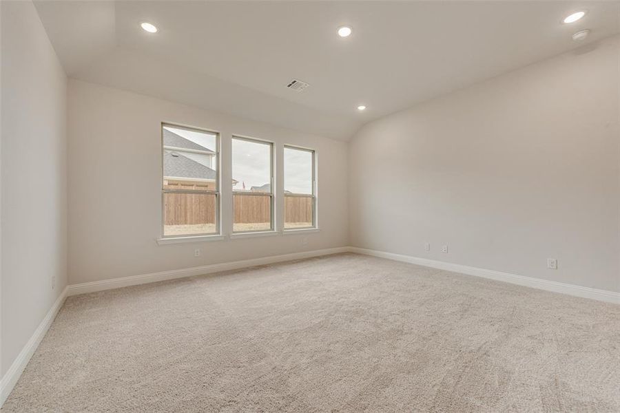 Spacious, unfurnished interior of a new home in Sutton Fields, Celina (Image 38).