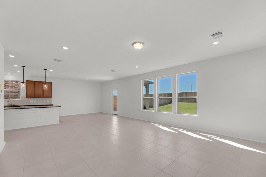 Spacious, unfurnished interior of a new home in Salerno - Heritage Collection, Round Rock (Image 27).