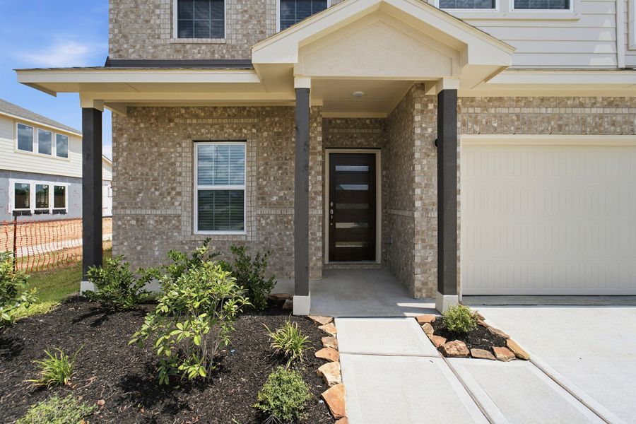 Exterior details and patio area of a home in Sierra Vista, Rosharon (Image 3). Exterior details and patio area of a home in Sierra Vista, Rosharon (Image 3).
