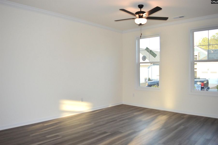 Spacious, unfurnished interior of a new home in Bickley Station, Irmo (Image 8).
