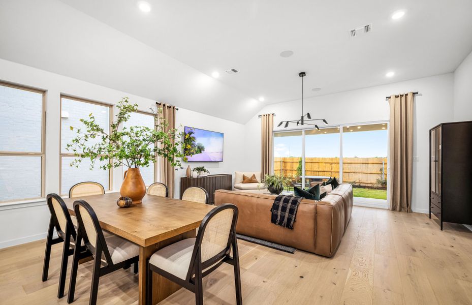 Representative furnished interior of a home built from the Doucette by Pulte Homes in Kuempel Farms, Pflugerville (Image 27).