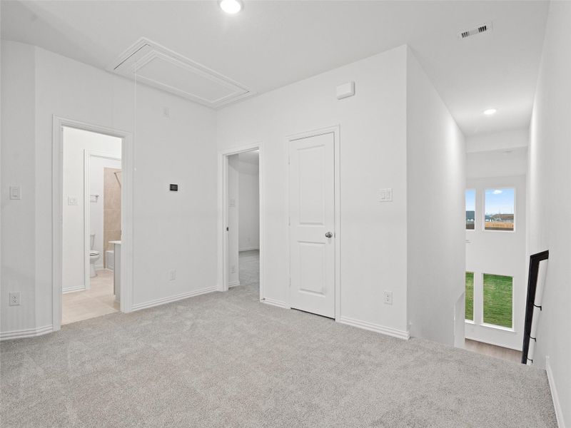Spacious, unfurnished interior of a new home in Brookewater, Rosenberg (Image 33).