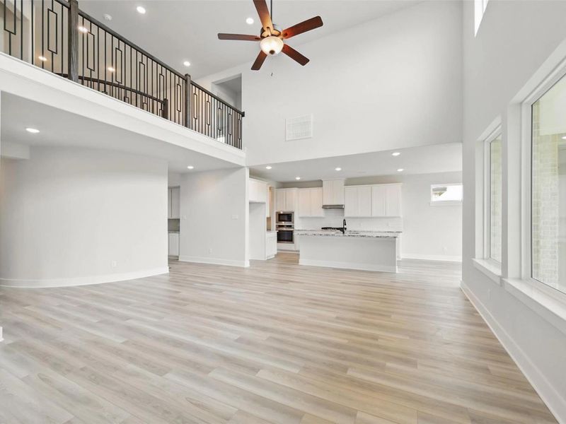 Spacious, unfurnished interior of a new home in Lago Mar, Texas City (Image 18).