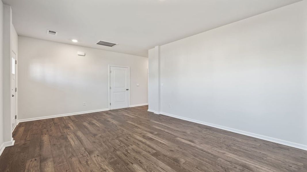 Spacious, unfurnished interior of a new home in Woodhaven, Spartanburg (Image 16).