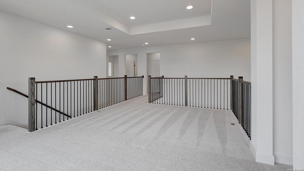 Spacious, unfurnished interior of a new home in Haby Hill, San Antonio (Image 21).