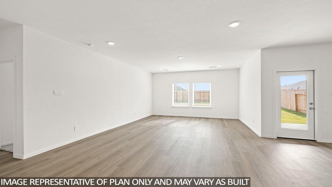 Spacious, unfurnished interior of a new home in Granger Pines, Conroe (Image 10).