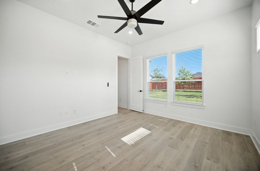 Spacious, unfurnished interior of a new home in Foxfield, Austin (Image 10).