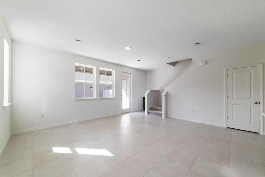 Spacious, unfurnished interior of a new home in Aulin Square, Oviedo (Image 32).