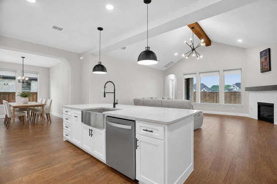 Furnished interior view inside a new home in Rockwood 65', Mansfield (Image 16).