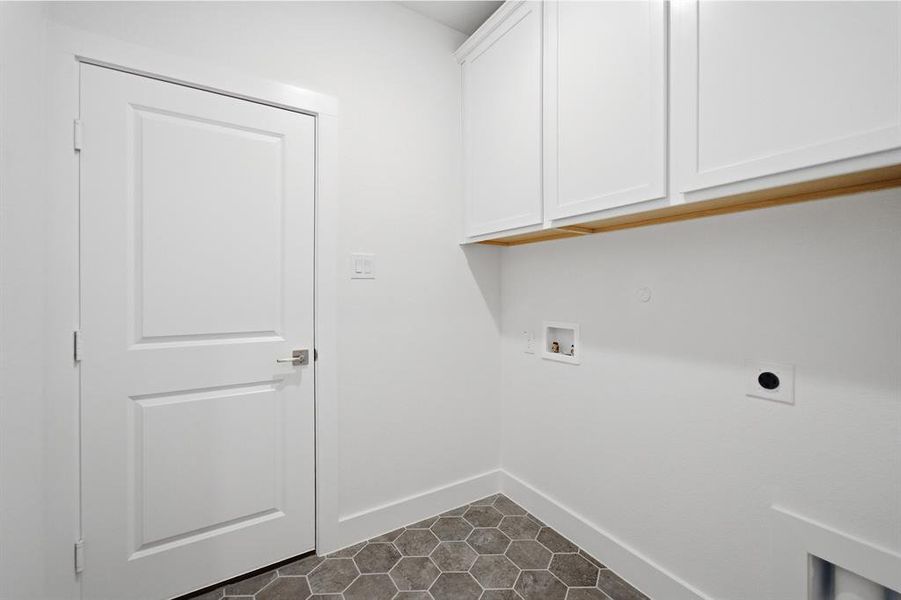 Spacious, unfurnished interior of a new home in Westridge, McKinney (Image 15).