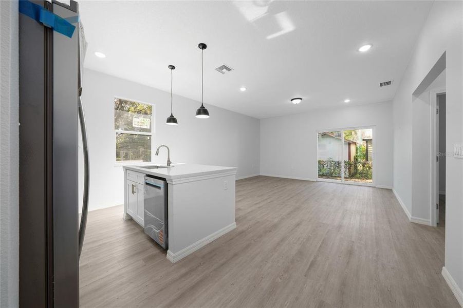 Spacious, unfurnished interior of a new home in , Eustis (Image 11).