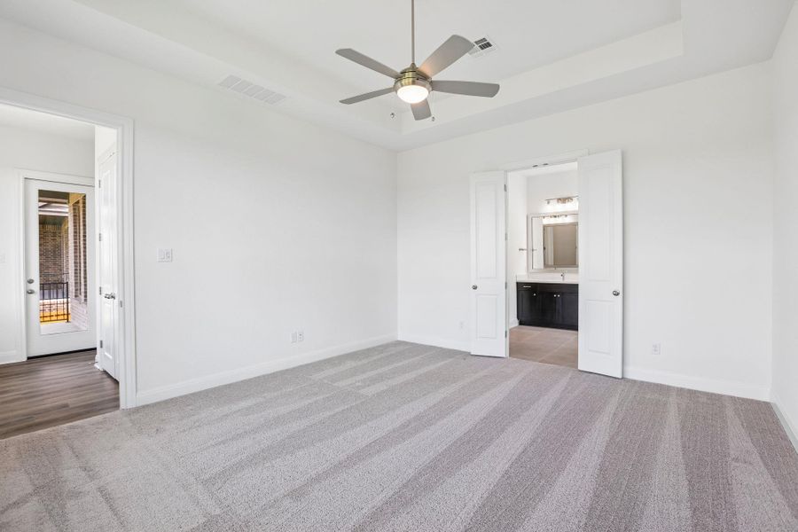 Spacious, unfurnished interior of a new home in 6 Creeks, Kyle (Image 34). Spacious, unfurnished interior of a new home in 6 Creeks, Kyle (Image 34).
