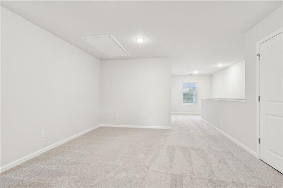 Spacious, unfurnished interior of a new home in Fairview Lake, Conyers (Image 51).