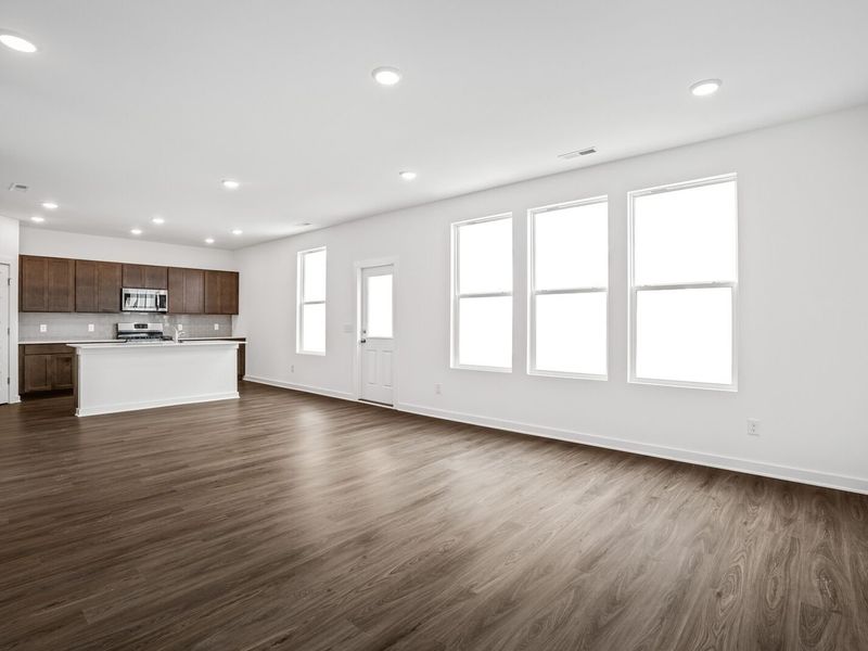 Spacious, unfurnished interior of a new home in Sage Farms, White House (Image 23).
