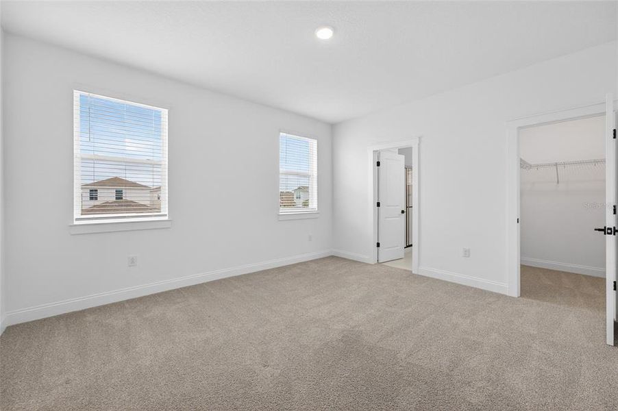 Spacious, unfurnished interior of a new home in , Winter Garden (Image 41).