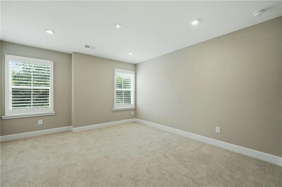 Spacious, unfurnished interior of a new home in , Atlanta (Image 24).