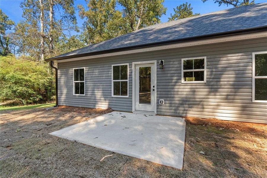 Exterior details and patio area of a home in , Carrollton (Image 25).