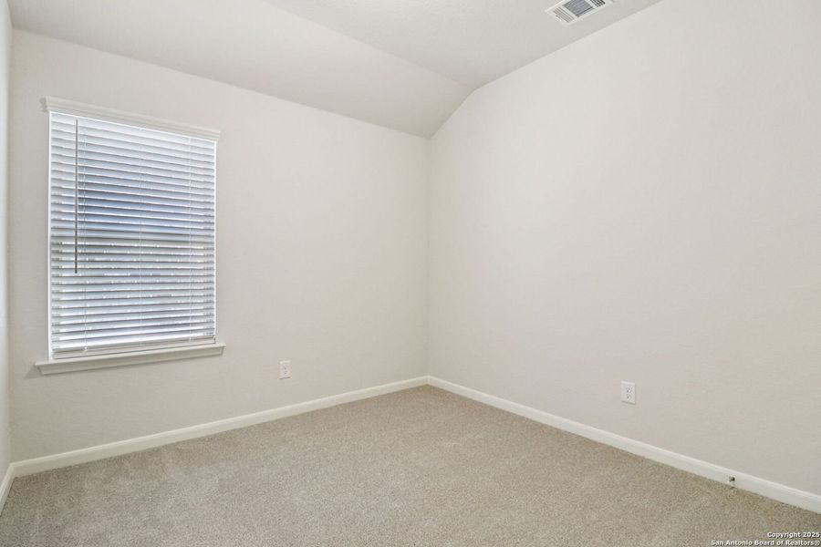 Spacious, unfurnished interior of a new home in Arcadia Ridge - Premier Series, San Antonio (Image 32).