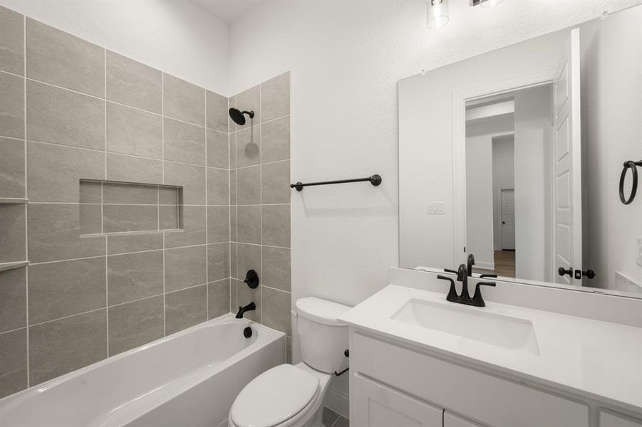 10_328 Alina- Bathroom-1