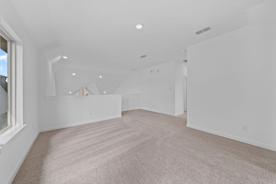 Spacious, unfurnished interior of a new home in , Missouri City (Image 23).