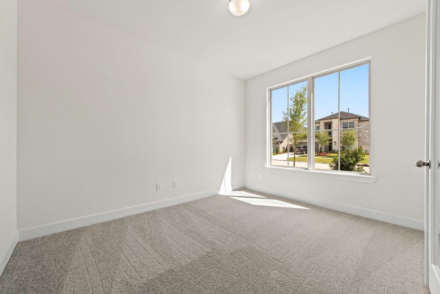 Spacious, unfurnished interior of a new home in Cross Creek West - 55', Fulshear (Image 14). Spacious, unfurnished interior of a new home in Cross Creek West - 55', Fulshear (Image 14).