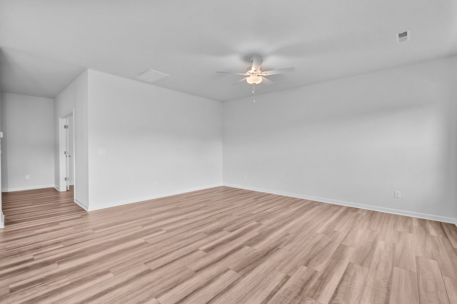 Spacious, unfurnished interior of a new home in Bell West, Kernersville (Image 20).