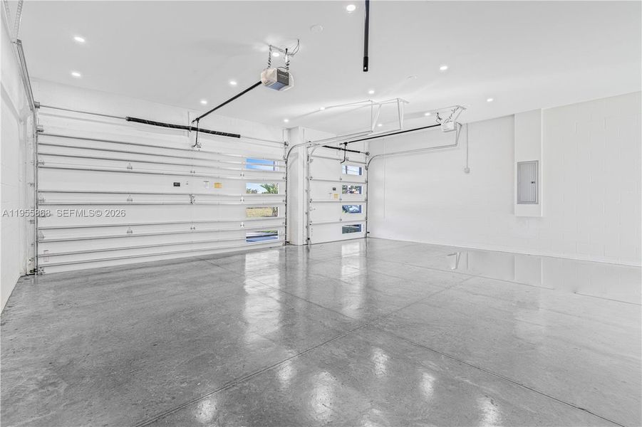 Spacious, unfurnished interior of a new home in , Cape Coral (Image 29). Spacious, unfurnished interior of a new home in , Cape Coral (Image 29).