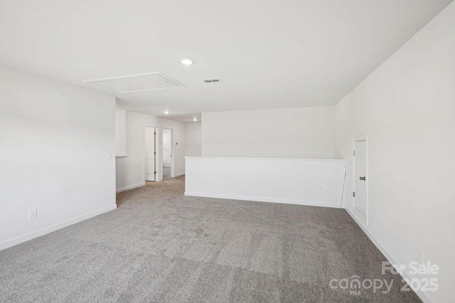 Spacious, unfurnished interior of a new home in Oxford Station, Salisbury (Image 16).