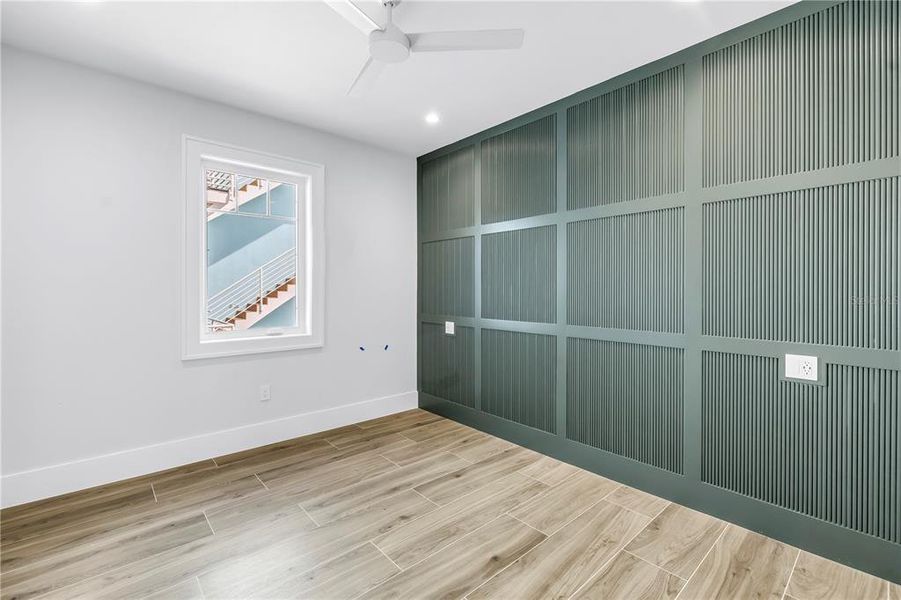 Spacious, unfurnished interior of a new home in , Sarasota (Image 33).