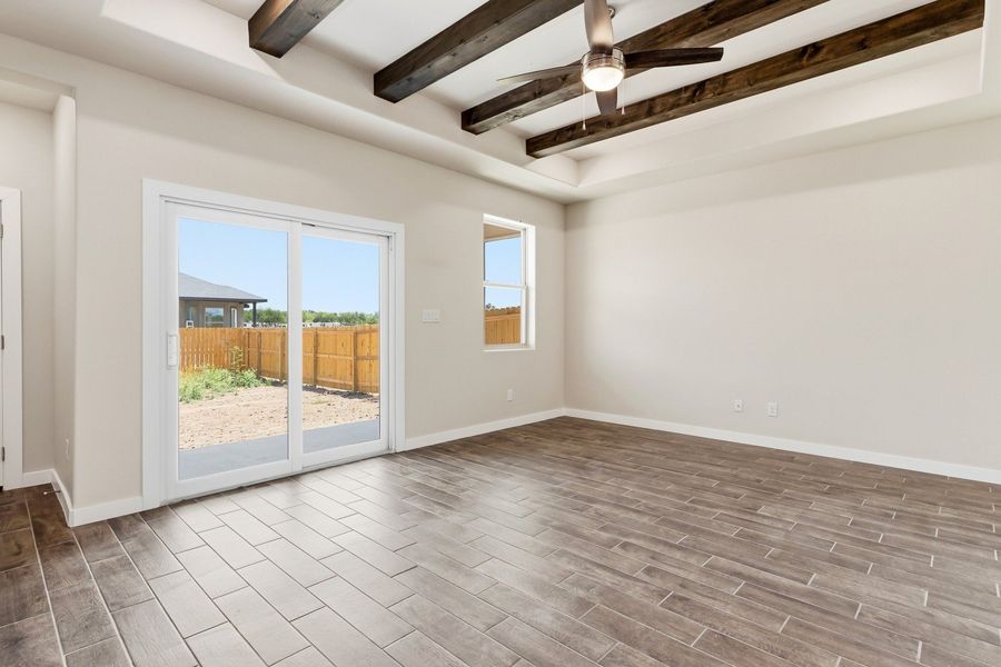 Spacious, unfurnished interior of a new home in Paloma Ranch, Harlingen (Image 7).
