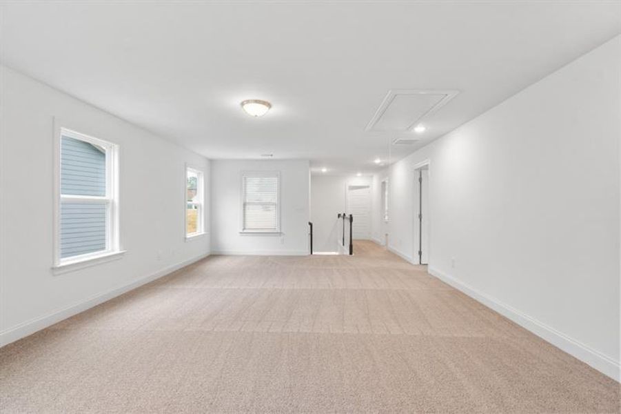 Spacious, unfurnished interior of a new home in , Athens (Image 36).