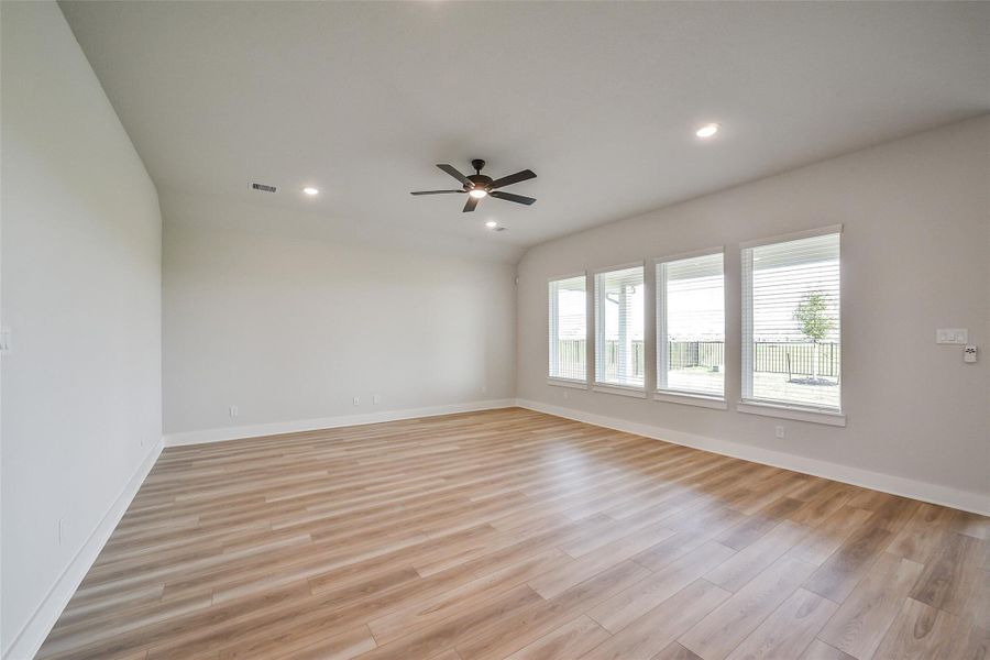 Spacious, unfurnished interior of a new home in Sierra Vista, Rosharon (Image 39). Spacious, unfurnished interior of a new home in Sierra Vista, Rosharon (Image 39).