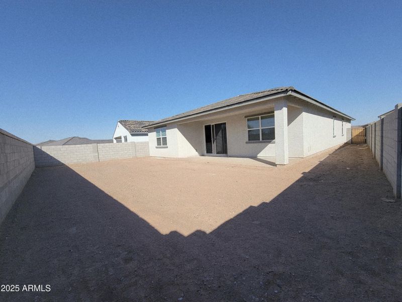 1000056140 1000056140