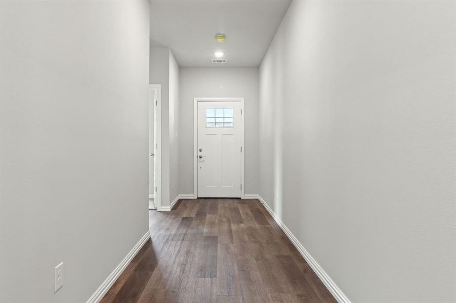 Spacious, unfurnished interior of a new home in , Fort Worth (Image 10).