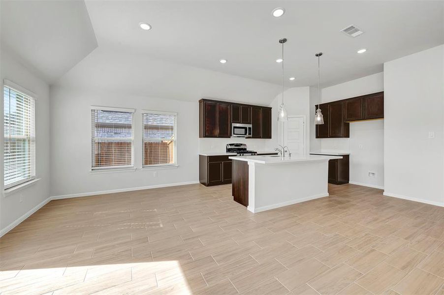 Furnished interior view inside a new home in Elevon, Lavon (Image 14).
