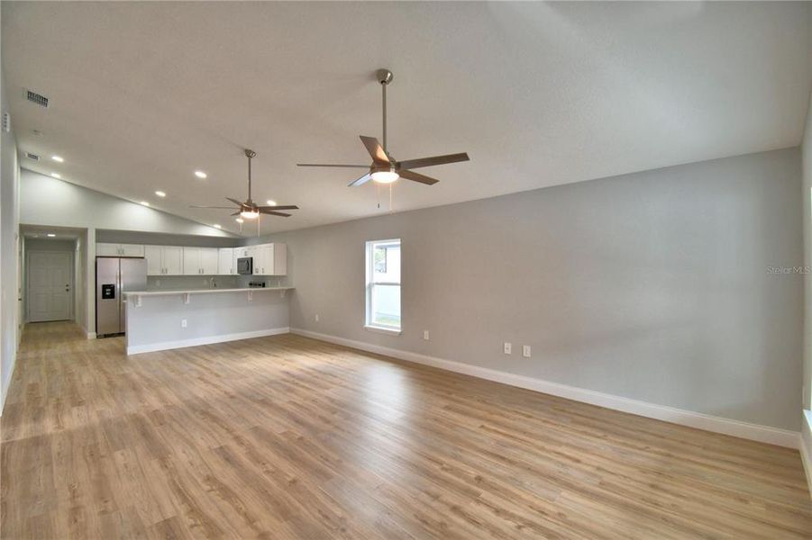 Spacious, unfurnished interior of a new home in , Bartow (Image 21).