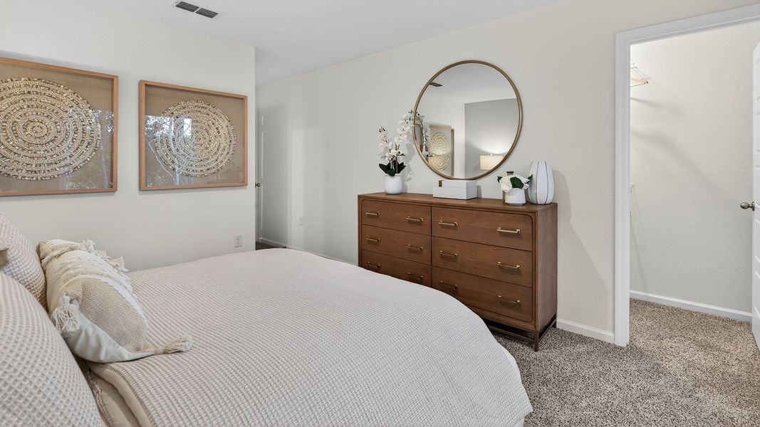 Representative furnished interior of a home built from the Plan by D.R. Horton in Irongate Villas, Jacksonville (Image 15).