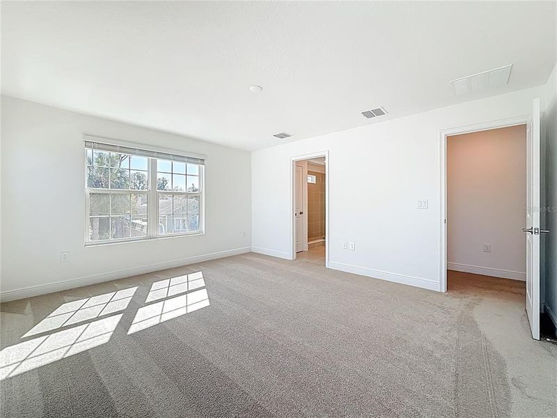 Spacious, unfurnished interior of a new home in , St. Petersburg (Image 23).