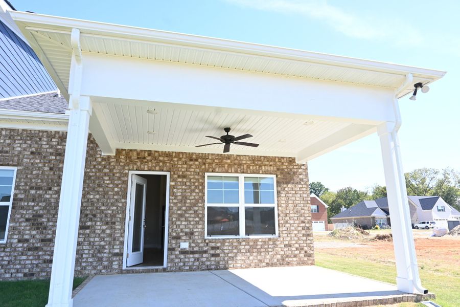 Exterior details and patio area of a home in Rookers Bend, Smyrna (Image 3).