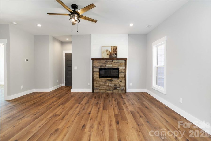 Spacious, unfurnished interior of a new home in , Chester (Image 27).