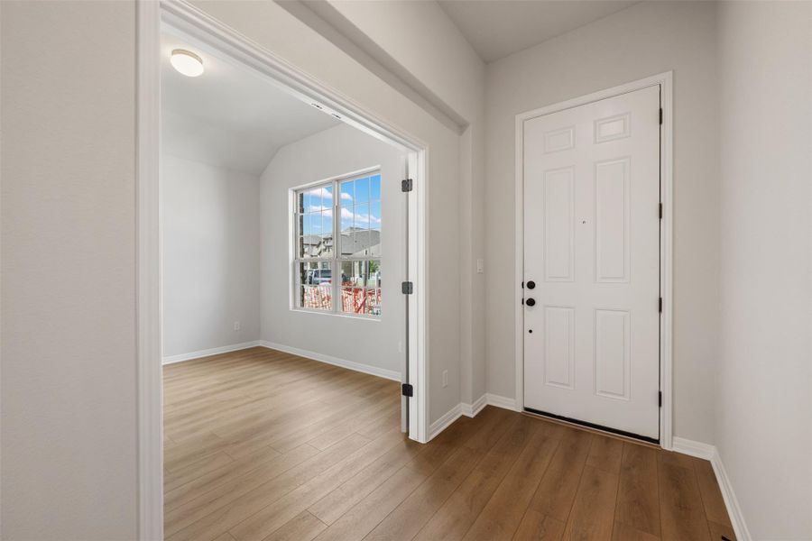 Representative images and renderings are for illustrative purposes. Actual structural options and design finishes of home may vary.