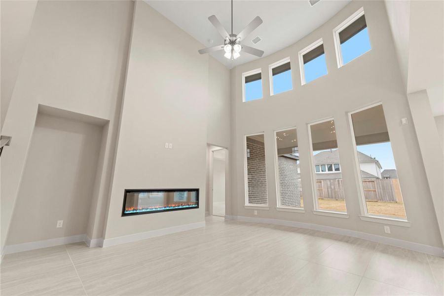 Representative image. Features, selections and colors may vary.