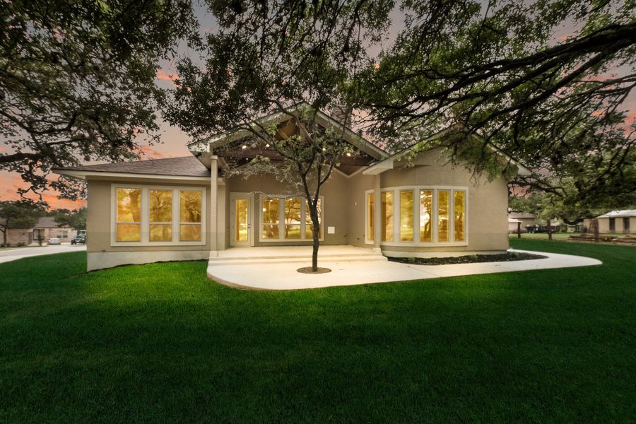 Representative exterior details of a home built from the The Ridgeline by Whitestone Custom Homes in Johnson Ranch, Bulverde (Image 24). Representative exterior details of a home built from the The Ridgeline by Whitestone Custom Homes in Johnson Ranch, Bulverde (Image 24).