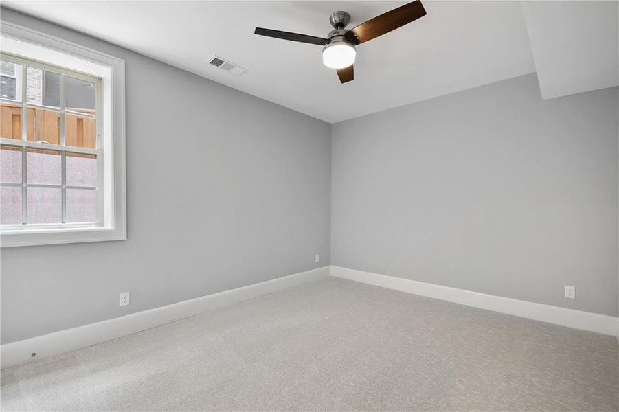 Spacious, unfurnished interior of a new home in Laurel View, Suwanee (Image 34).