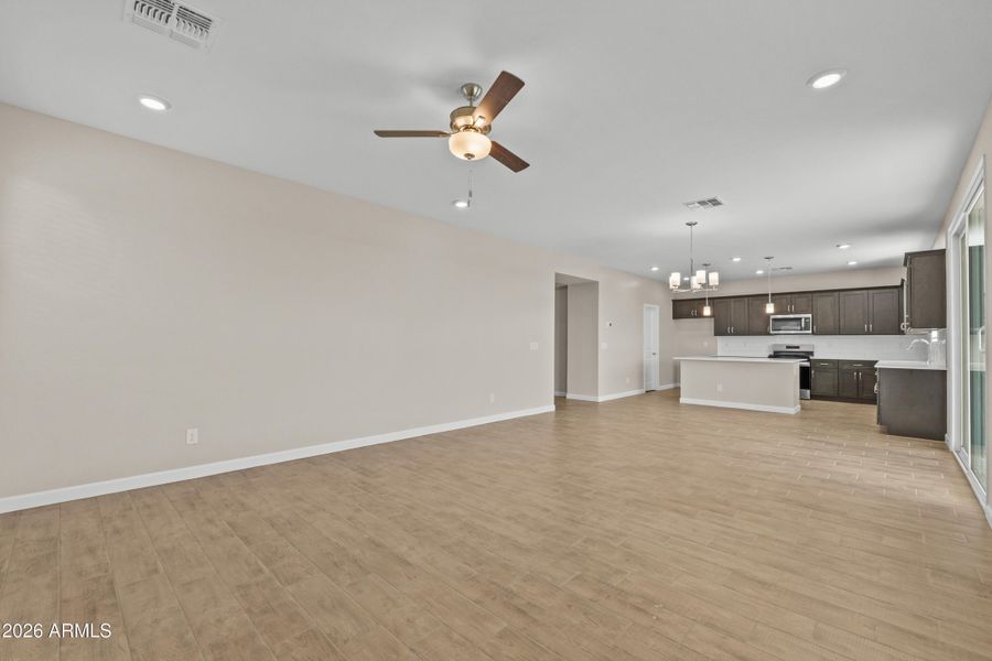 16805 W Cavedale Dr-11