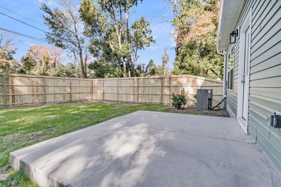 Exterior details and patio area of a home in , North Charleston (Image 3).