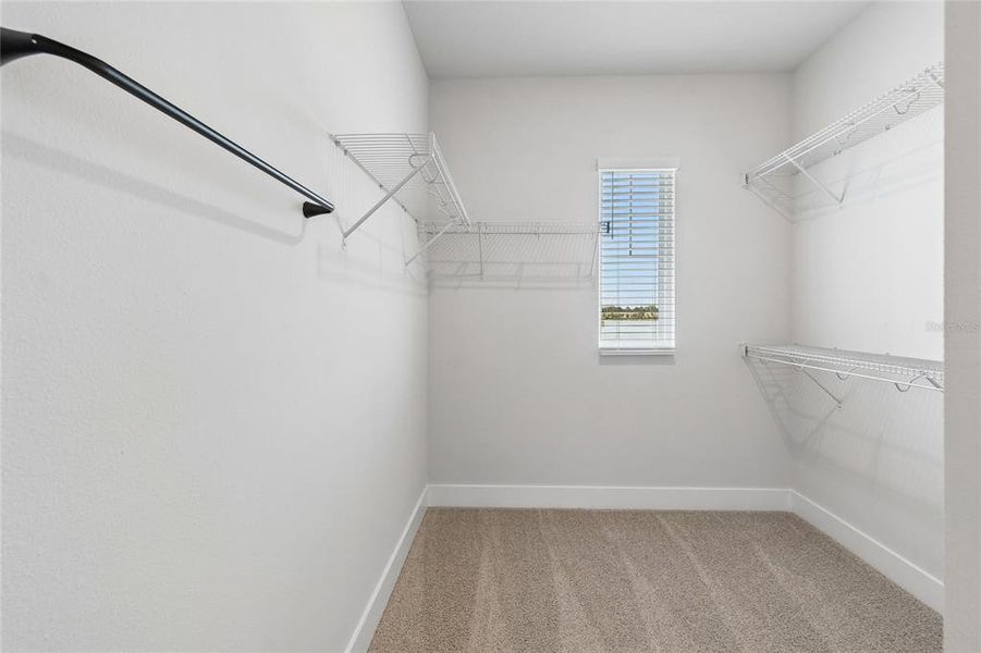 Spacious, unfurnished interior of a new home in , Sarasota (Image 21).