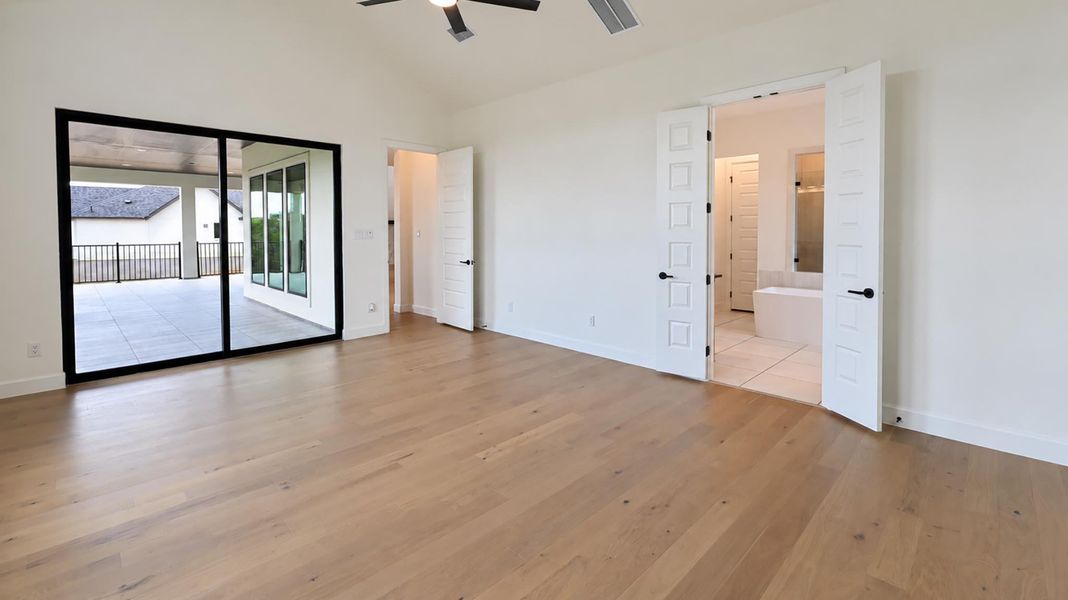 Spacious, unfurnished interior of a new home in The Preserve at Elm Creek, New Braunfels (Image 16).